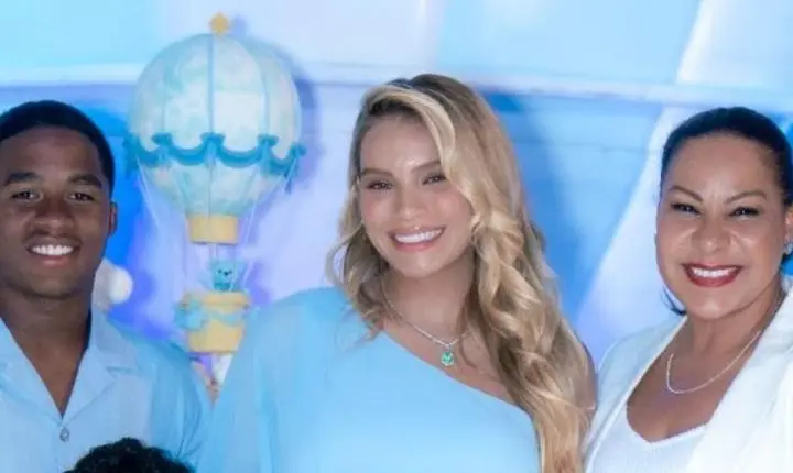 Mãe de Endrick publica foto ao lado de Gabriely Miranda após rumores