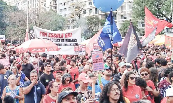 Protesto em São Paulo exige o fim da escala 6x1 e medidas contra o feminicídio