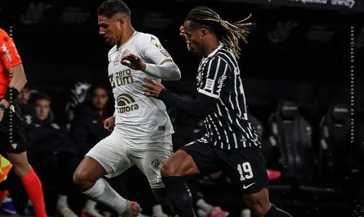 Chapecoense bate o Corinthians de virada em São Paulo com brilho de Marcinho