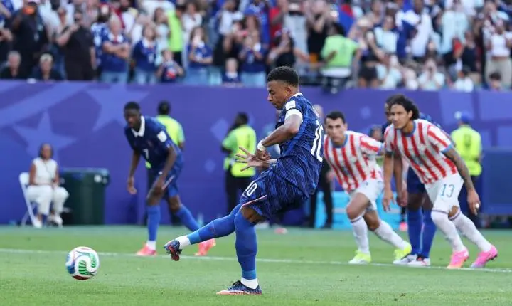 Mbappé alcança Messi na artilharia da Copa do Mundo após gol decisivo