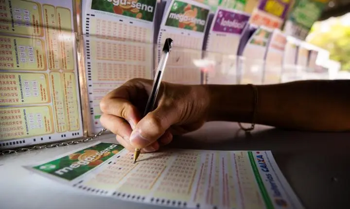 Mega-Sena acumula novamente e prêmio dispara para mais de R$ 180 milhões