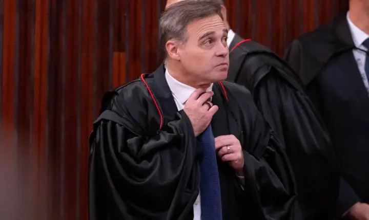 André Janones recebe prazo do STF para remover vídeo contra Flávio Bolsonaro