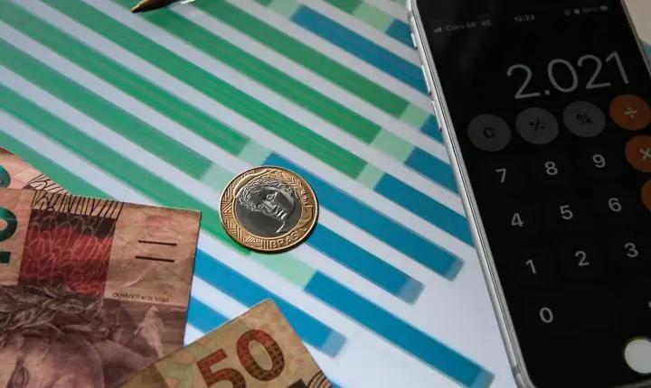 Mercado financeiro revisa projeção da inflação para 5,30%