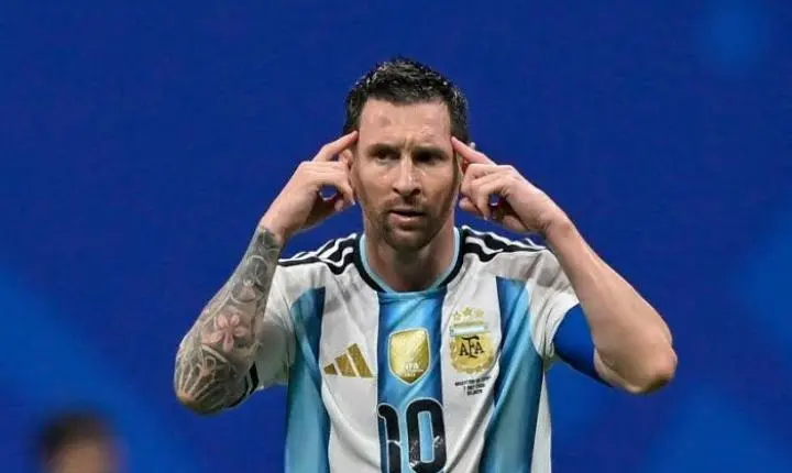 Lionel Messi anuncia aposentadoria da seleção argentina após duas décadas