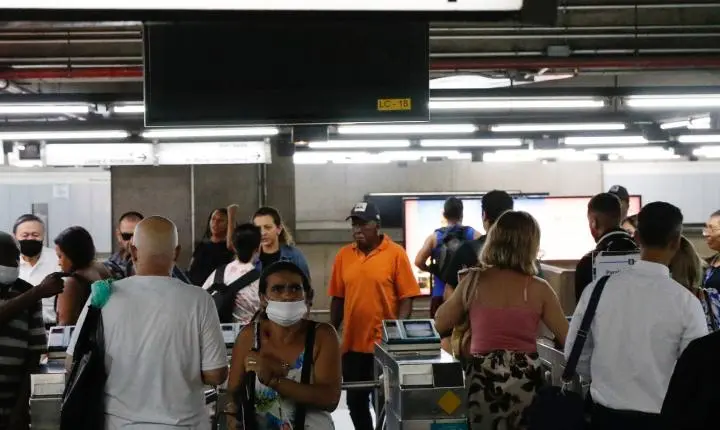Metrô de São Paulo operará sem interrupções de sábado para domingo
