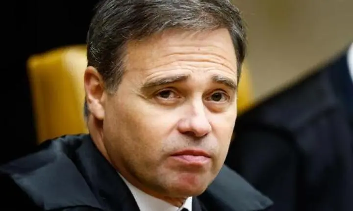 Michelle Bolsonaro apoia André Mendonça em meio à crise no STF