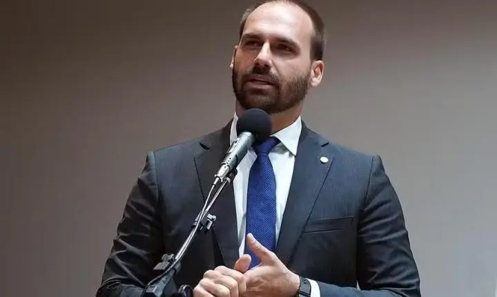 Eduardo Bolsonaro sofre demissão da polícia federal por abandono de cargo