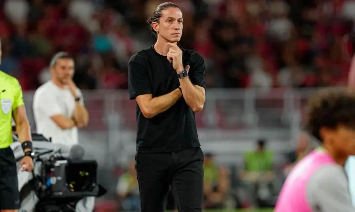 Monaco de Filipe Luís vence o Lens e assume o topo no campeonato francês