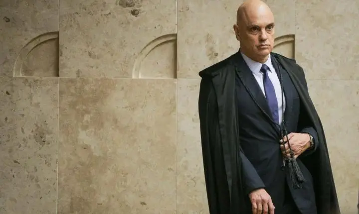 Moraes decreta quebra de sigilo de empresa ligada a Flávio