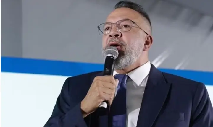 Alexandre de Moraes concede liberdade a ex-prefeito de Belford Roxo detido com fuzil em operação da PF