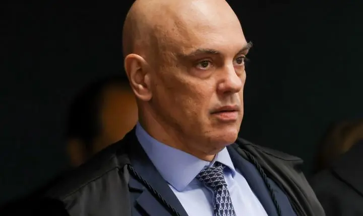 Moraes solicita novo posicionamento da PGR sobre arma de Bolsonaro