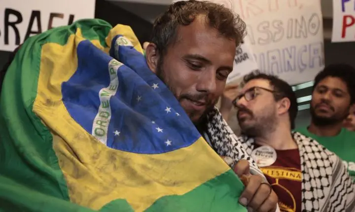 Mãe do ativista brasileiro Thiago Ávila morre enquanto ele está detido em Israel