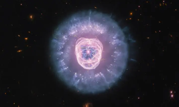 Nebulosa do Leão é revelada em detalhes inéditos pelo telescópio James Webb
