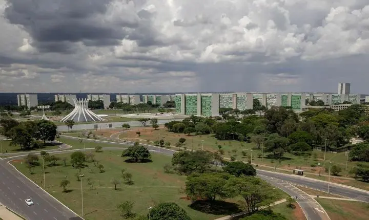 Desigualdade no topo do serviço público persiste apesar do avanço de negros e mulheres
