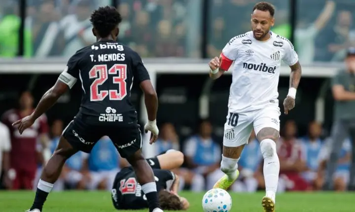Neymar nega rivalidade com Thiago Mendes após polêmica no Campeonato Brasileiro