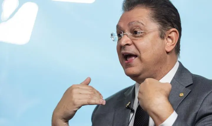 Operação da PF investiga desvio de cota parlamentar e atinge grupo ligado a Sóstenes Cavalcante