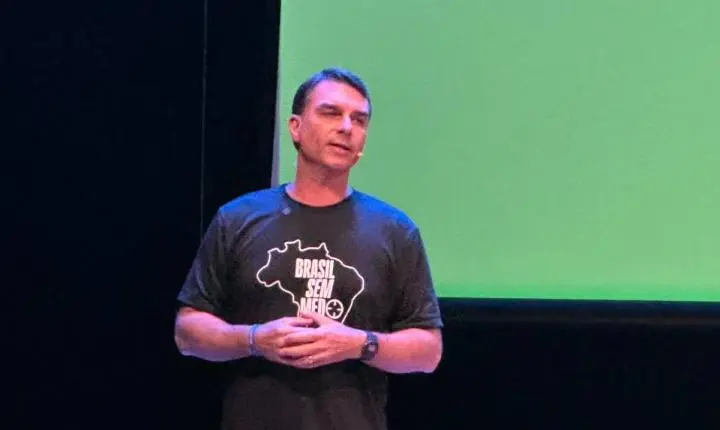 Pesquisa aponta desafios para uma eventual candidatura de Flávio Bolsonaro