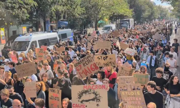 Protestos na frança fecham escolas e geram confrontos
