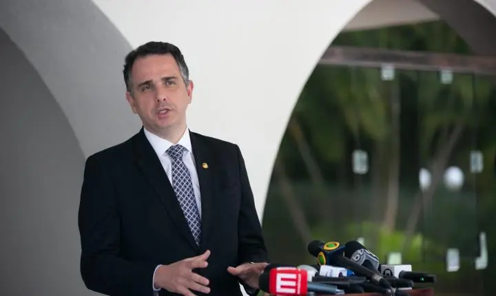 PF aponta reunião de Rodrigo Pacheco com líder de entidade suspeita de fraude no INSS