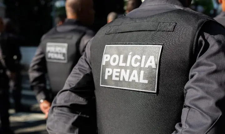 Pai acusa policial penal do Rio de aliciar menina de 12 anos
