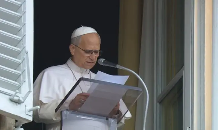 Papa Leão XIV realiza oração do Angelus no Vaticano após alta hospitalar