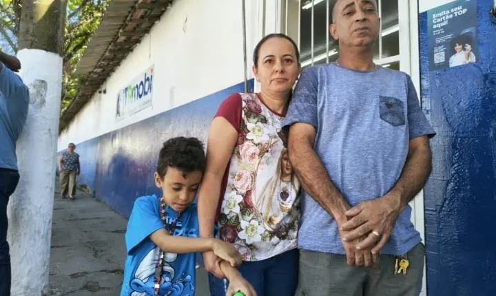 Passageiros com deficiência enfrentam longa viagem para desbloquear o cartão TOP Especial