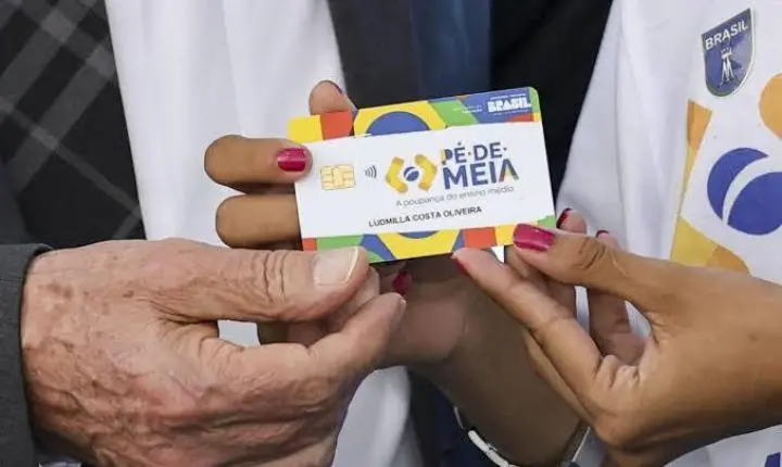 Pé de Meia retoma pagamentos em agosto e estudantes podem receber até R$ 9,2 mil
