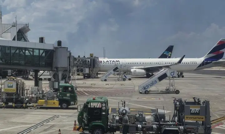 Petrobras encarece o querosene de aviação em 13,9% após tensões globais