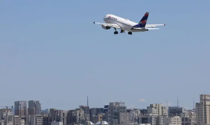 Petrobras anuncia redução de 14,2% no preço do querosene de aviação (QAV)
