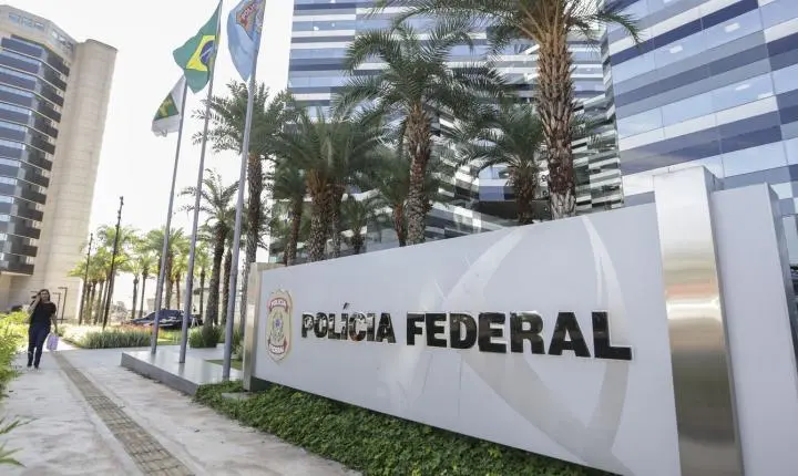 PF: Pai de Daniel Vorcaro é apontado como líder de milícia particular do banqueiro