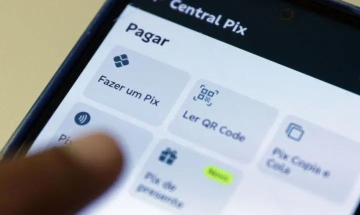 Instabilidade no Pix afeta bancos e gera milhares de queixas no país