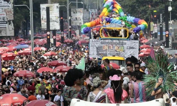 Projeto de lei que proíbe crianças em eventos LGBTQIA+ é inconstitucional, afirma jurista