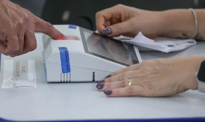 Eleitores de seis cidades aprovam transferência de distritos em plebiscito