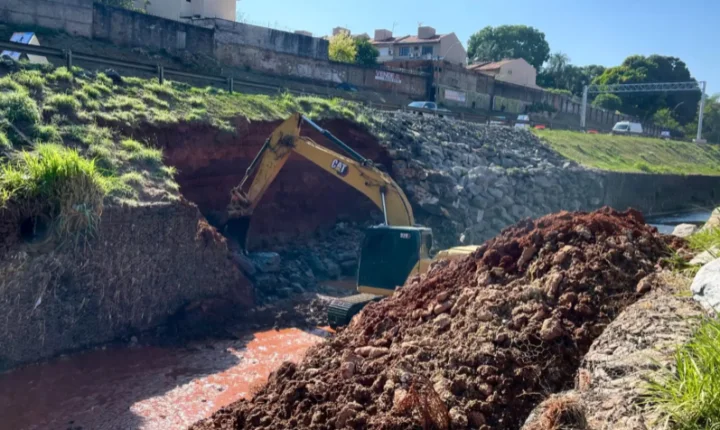 Prefeitura de Goiânia contém erosão e reforça talude na Marginal Botafogo
