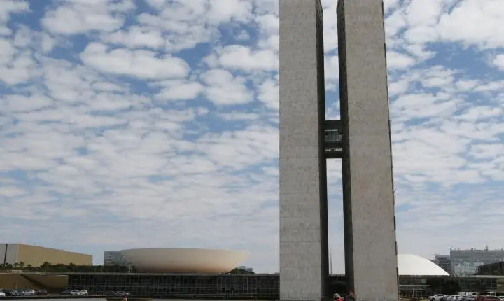 Senado define data para votação do fim da escala 6x1 em plenário