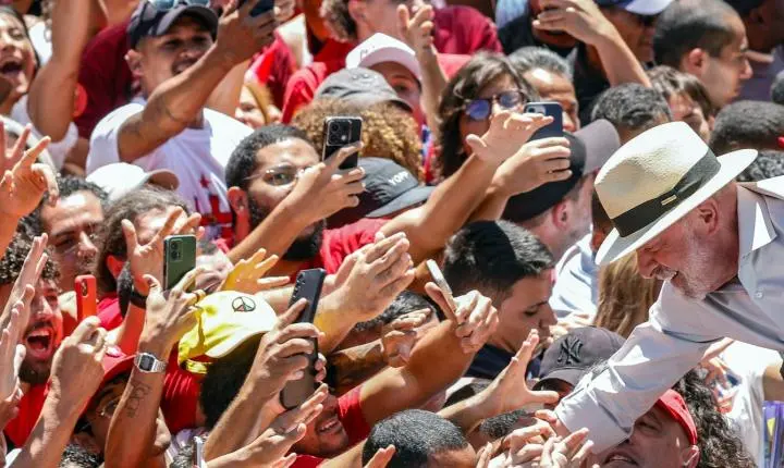 Presidente do TSE telefona para Lula e parabeniza o resultado das eleições