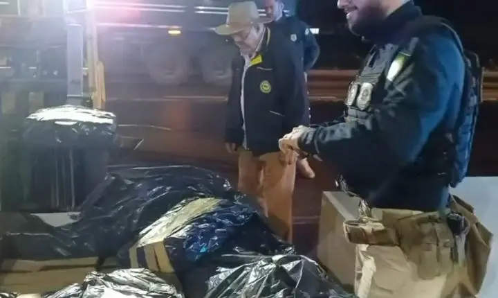 PRF e GCM de Rio Verde apreendem 7,5 toneladas de maconha em caminhão na BR-060