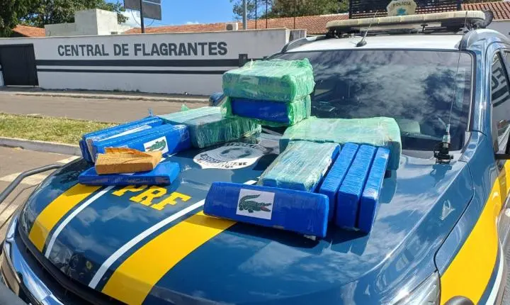 PRF apreende 50 kg de maconha e realiza prisão de mulher em Trindade