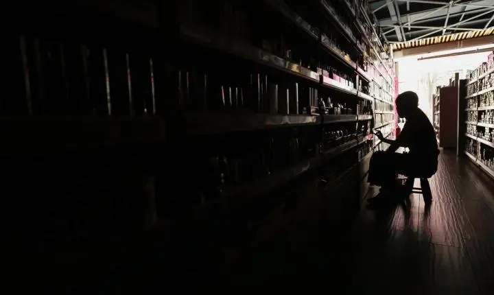 Procon-RJ orienta consumidores sobre ressarcimento por falta de luz no estado