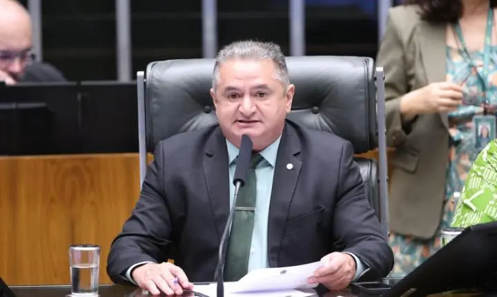 Câmara analisa projeto que exige manutenção e cercamento de imóveis urbanos abandonados
