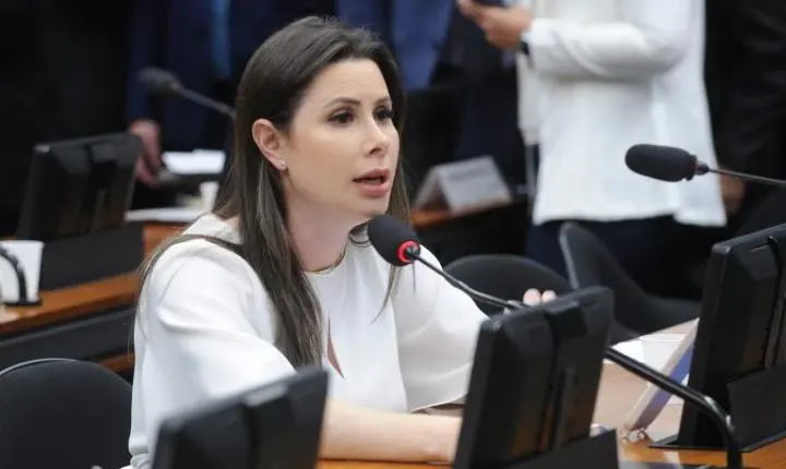 Proposta autoriza dedução de despesas com vacinas obrigatórias no Imposto de Renda