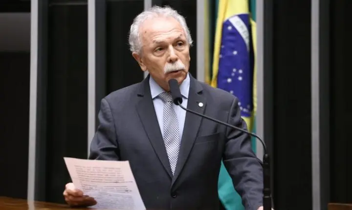 Projeto propõe substituir plásticos descartáveis no setor público e em escolas