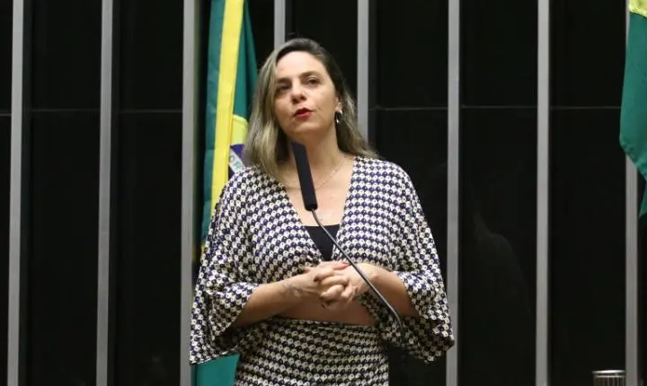 Projeto na Câmara veda compra governamental de papel com celulose branqueada