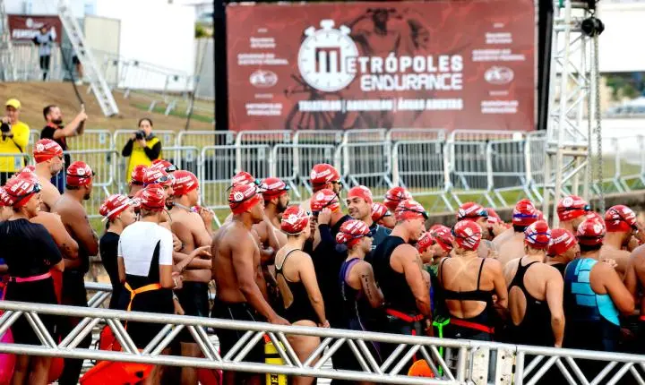 Metrópoles Endurance Triatlo movimenta o Lago Paranoá com provas aquáticas