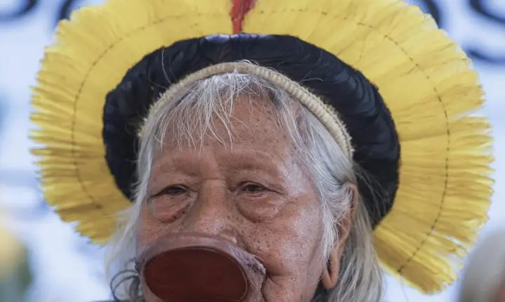 Cacique Raoni demonstra evolução na saúde e inicia dieta oral no Hospital São Paulo