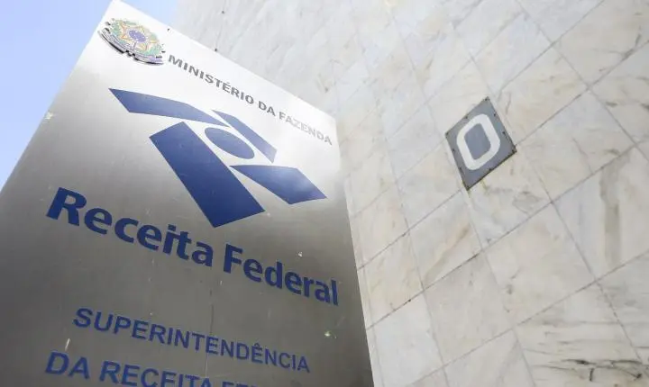 Receita federal reduz projeção de arrecadação com imposto de renda sobre dividendos