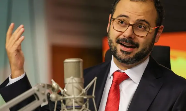 Ministro defende que jornada de trabalho reduzida impulsionará o empreendedorismo