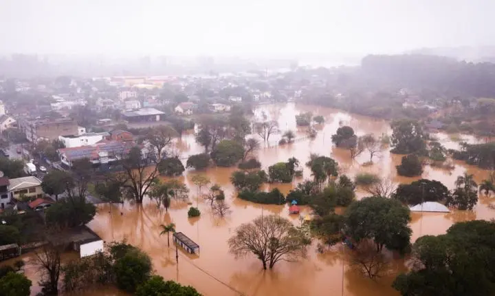 Chuvas e alagamentos no Rio Grande do Sul deslocam mais de 1,6 mil pessoas