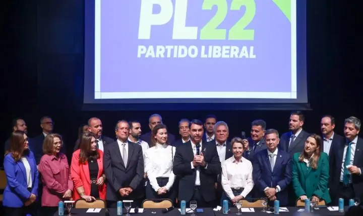 Filiação de Flávio Bolsonaro ao partido Missão tem endereço falso registrado