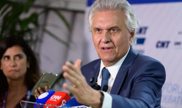 Caiado confirma presença no primeiro debate presidencial da Band mesmo com ausências